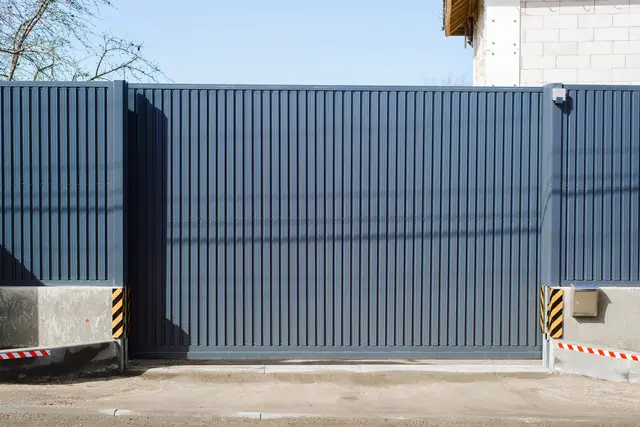 Sliding gate