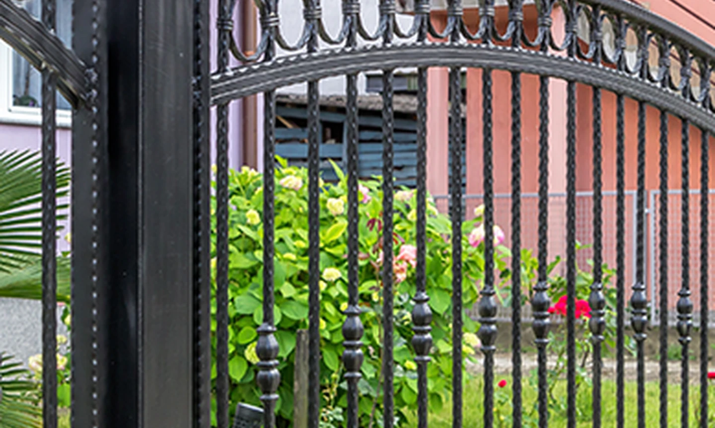 Wizard metal fence 1